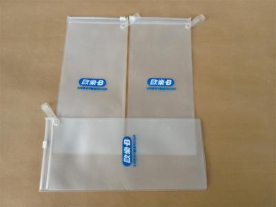 匠心獨(dú)運(yùn)，定義品牌風(fēng)采——宏捷塑料解析PVC服裝吊牌設(shè)計理念與包裝服務(wù)